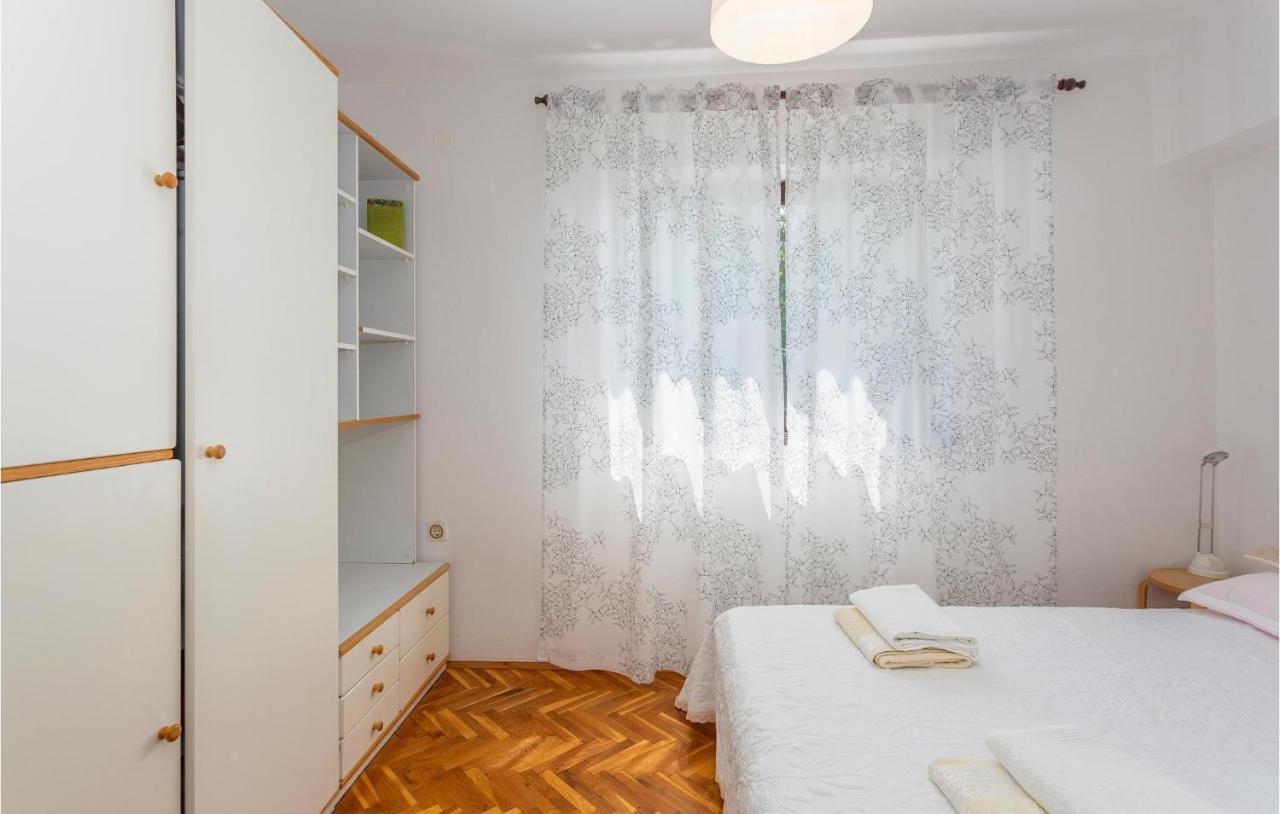 Beautiful Apartment In Omisalj With Kitchen Exteriér fotografie